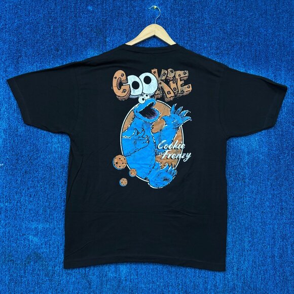 Sesame Street Cookie Monster “Cookie Frenzy” Graphic T-Shirt Size Extra Large - Picture 1 of 5